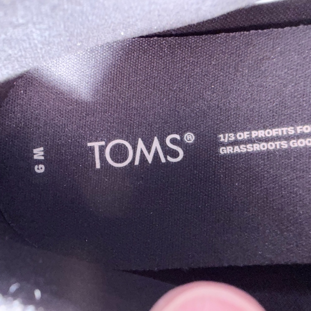 TOMS Monochrome Houndstooth Slip-Ons - Picture 7 of 7